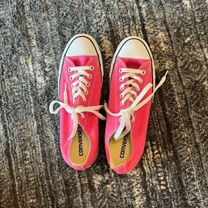 Pink women’s converse 10.5